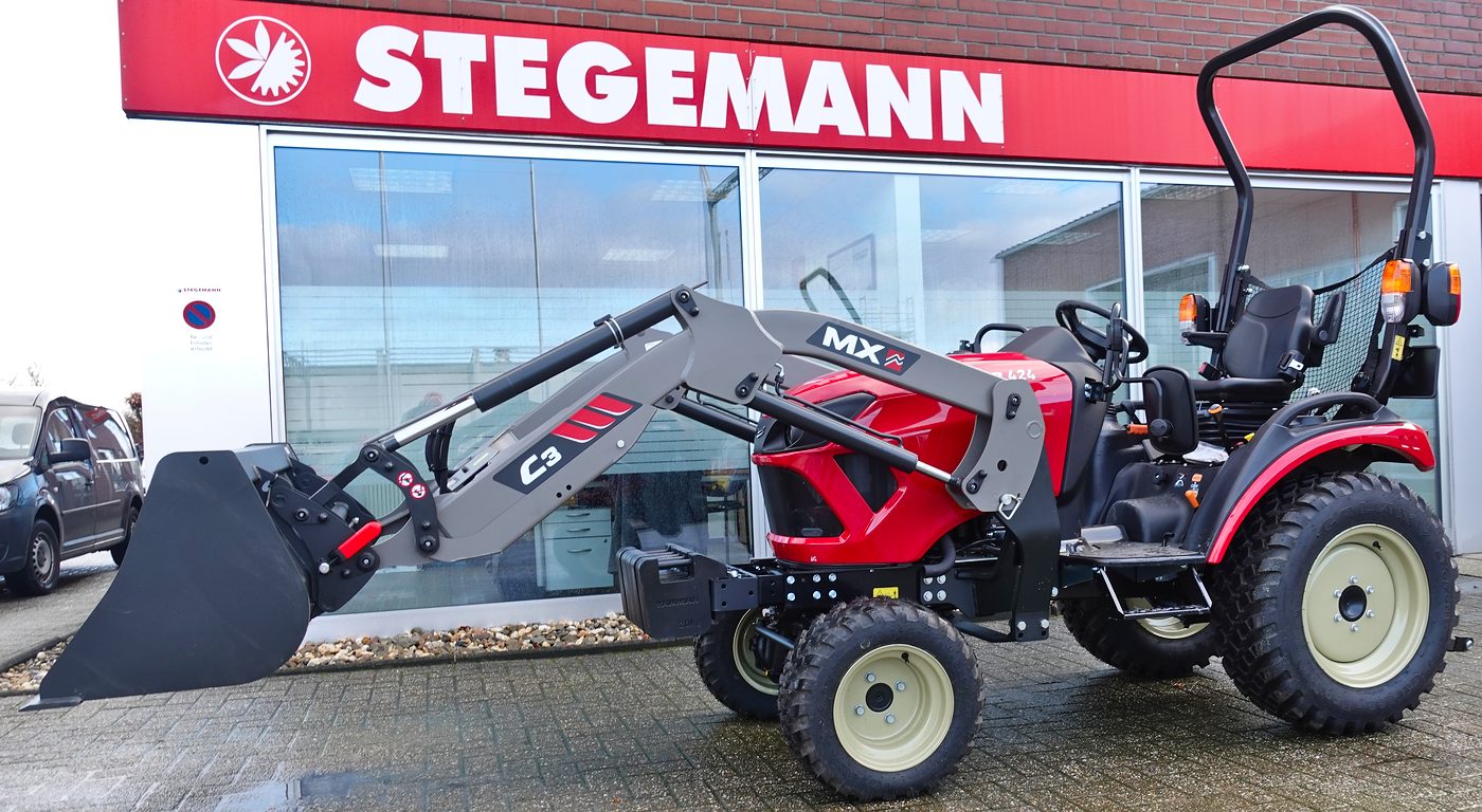 Kompakttrecker Yanmar SA424V-R mit Frontlader MX C3 und Schaufel