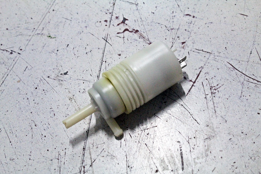 Valtra Scheibenpumpe V39839700