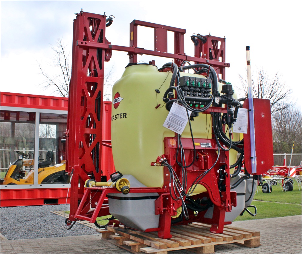 Hardi Master 1200 Liter Feldspritze Pflanzenschutzspritze 15 Meter