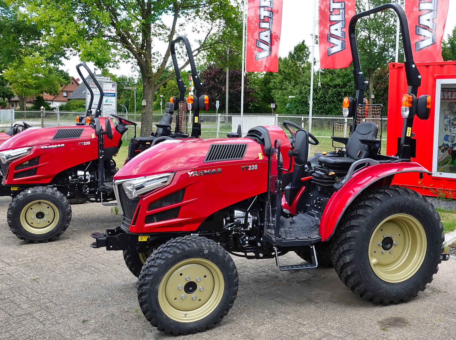  YANMAR YT235-ROPS Kompaktschlepper mit 35 PS
