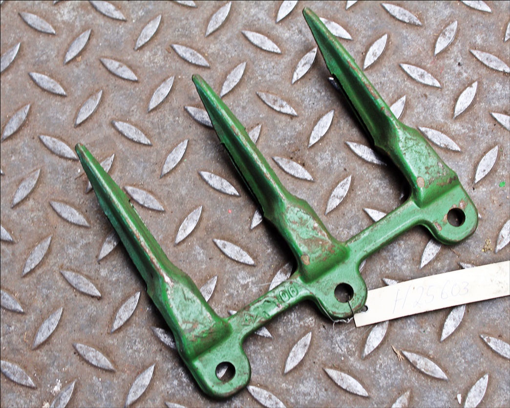 JOHN DEERE H25603 FINGER