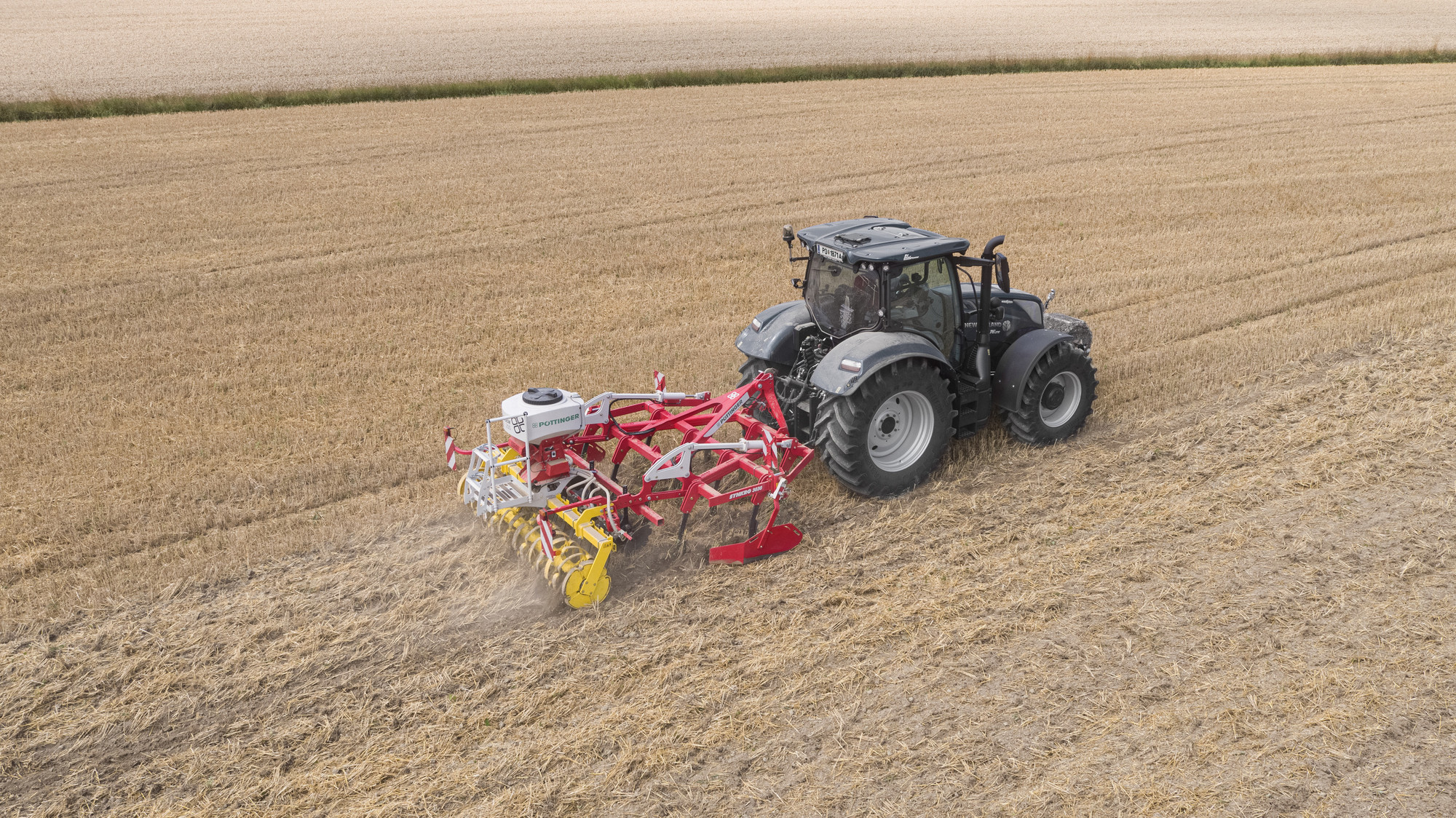 Pöttinger Flügelschargrubber Synkro 3030