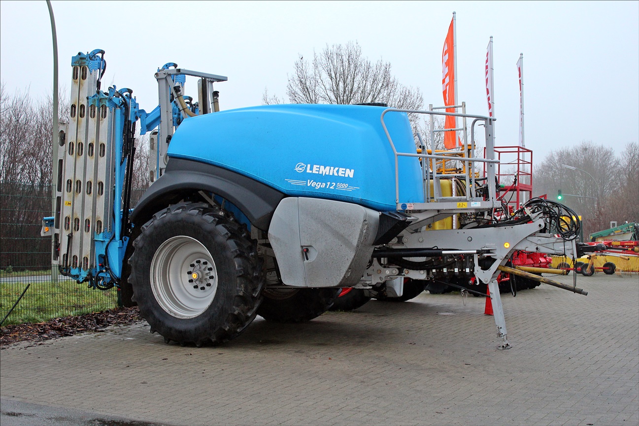 Lemken Vega 12-5000 Anhänge-Pflanzenschutzspritze
