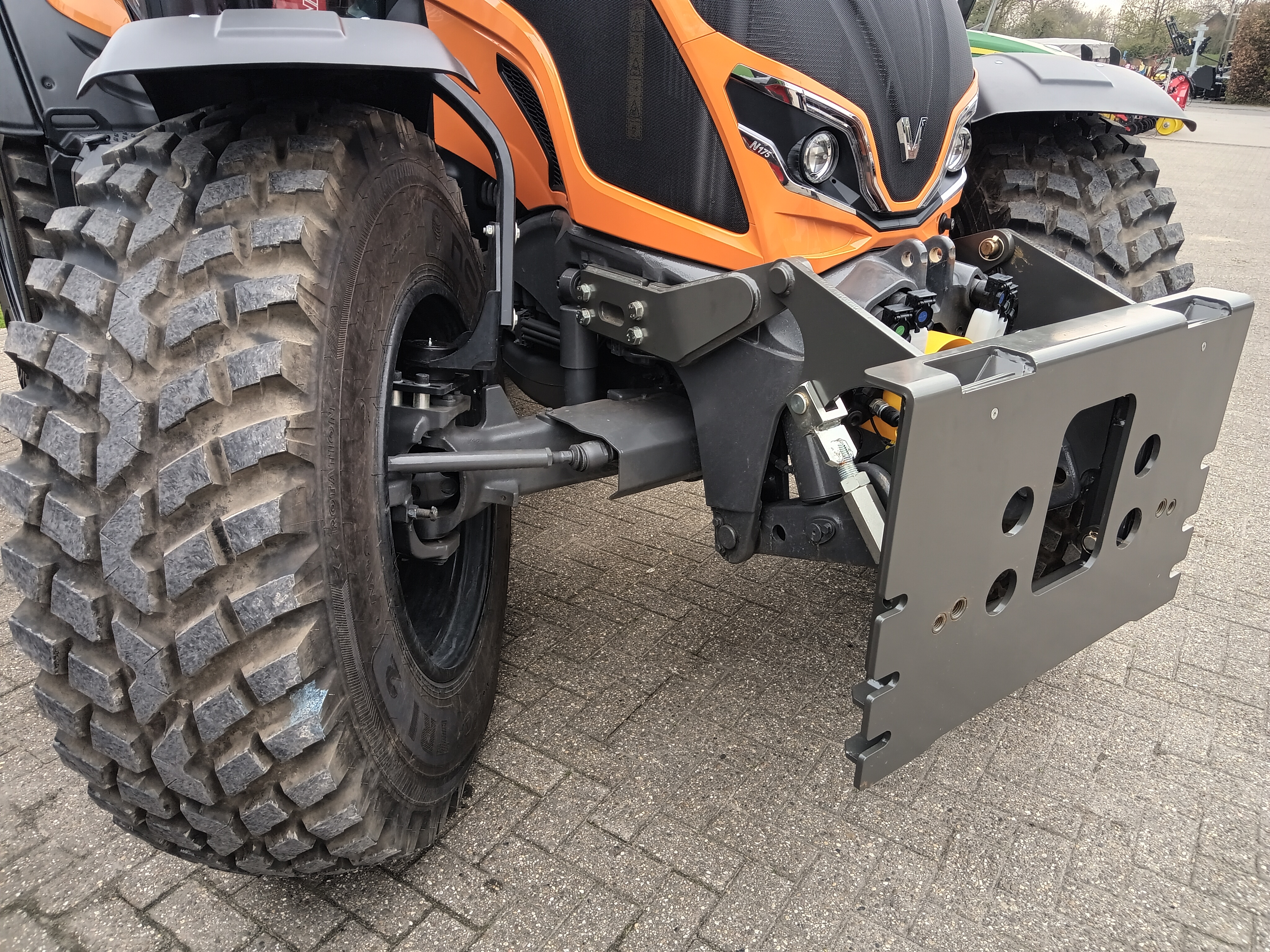 STEGEMANN Kommunalplatten für Valtra G- bis Q-Serie