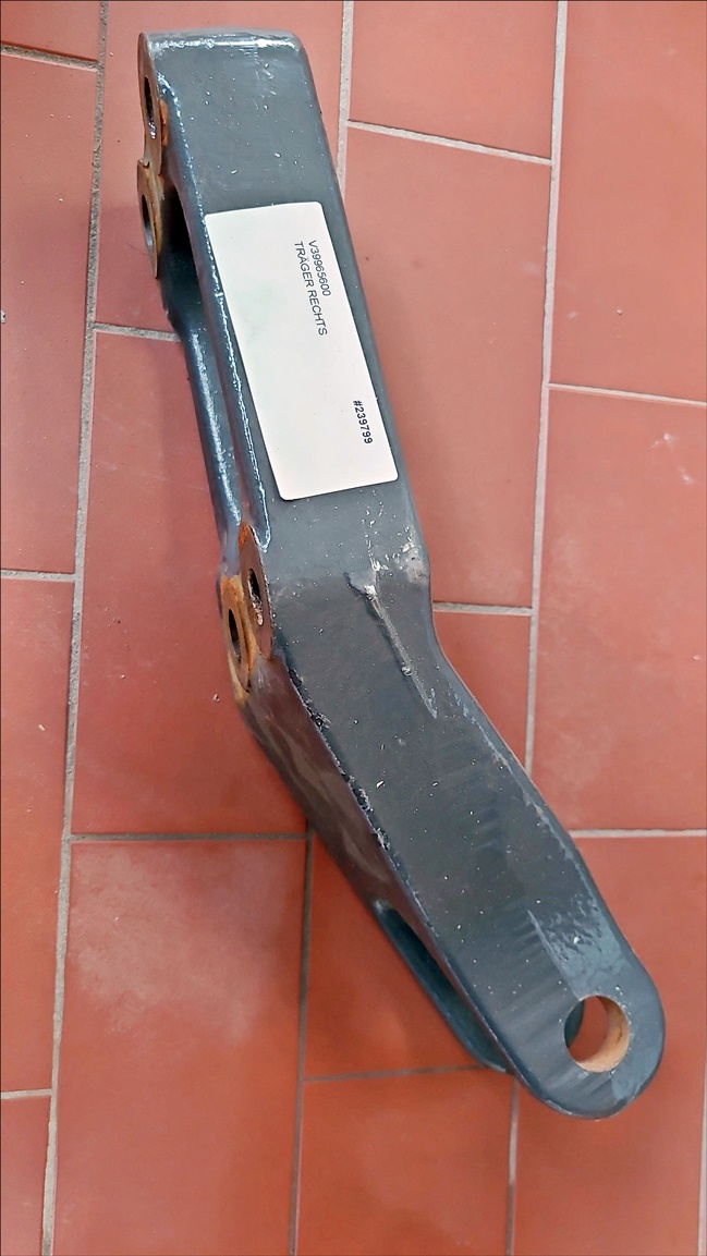 Valtra Träger rechts V39965600