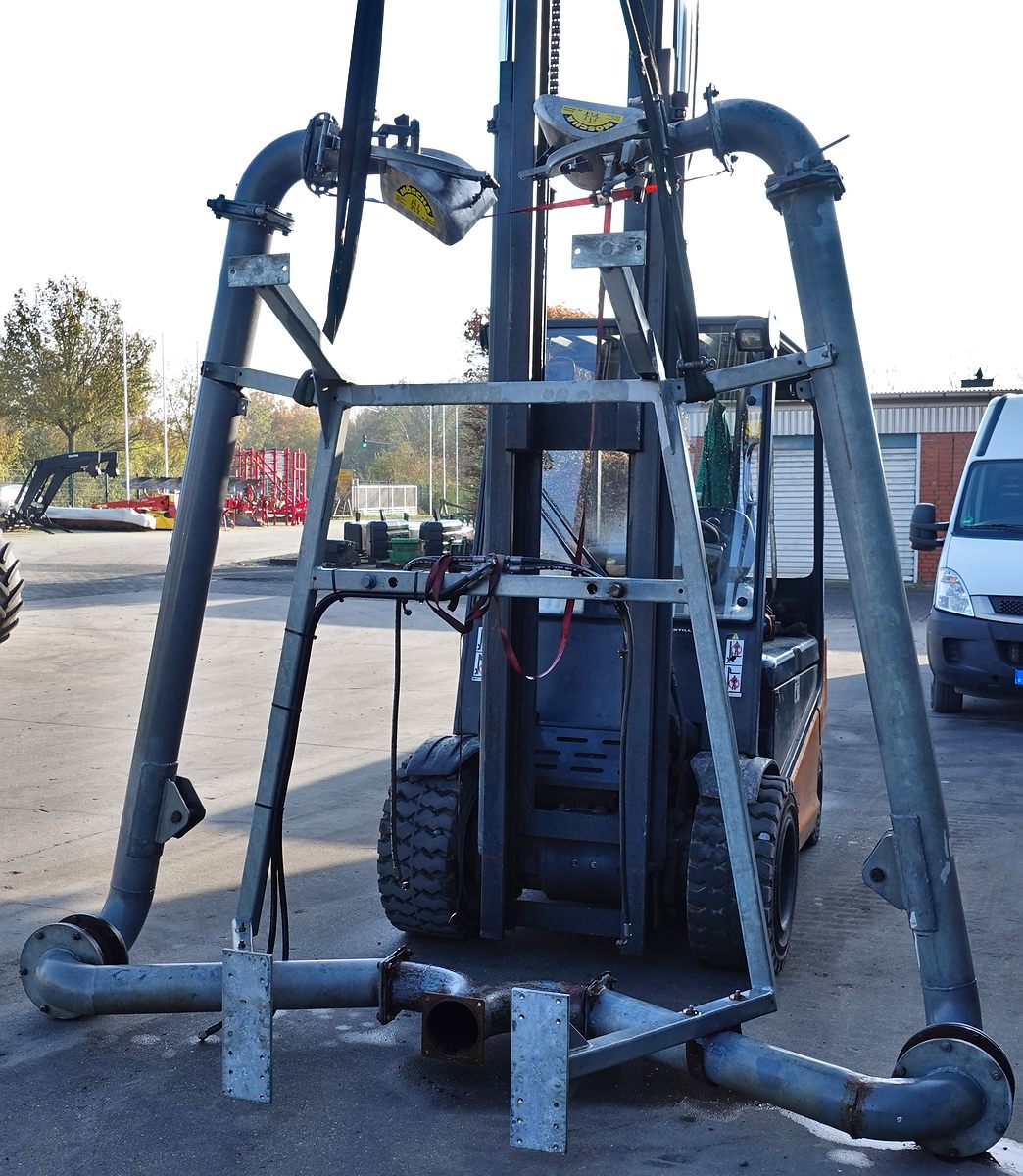 Mast für den Aufbau eines Gülleverteiler