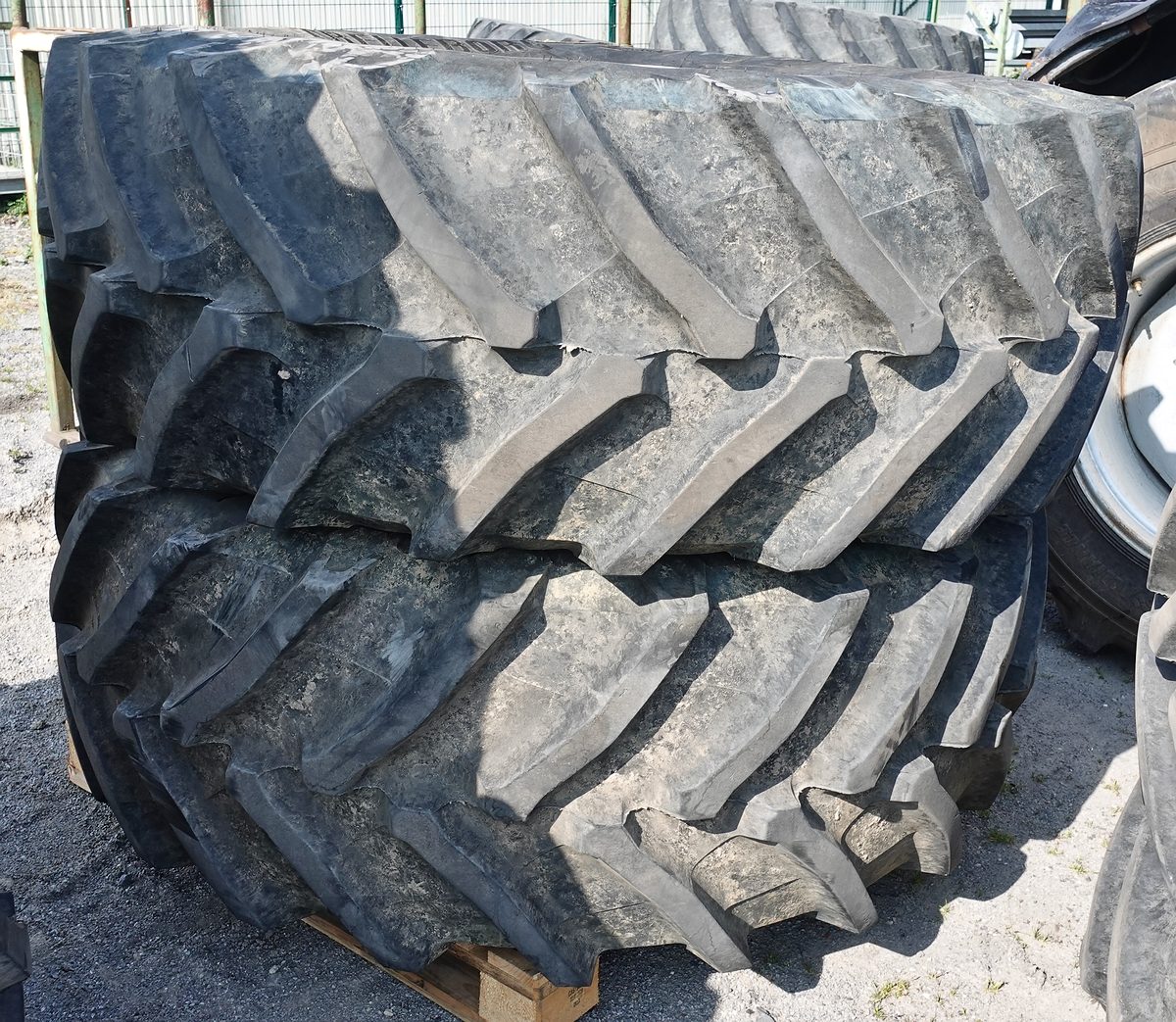 2 gebrauchte Traktor Hinterräder 600/65 R 38 Trelleborg TM 800