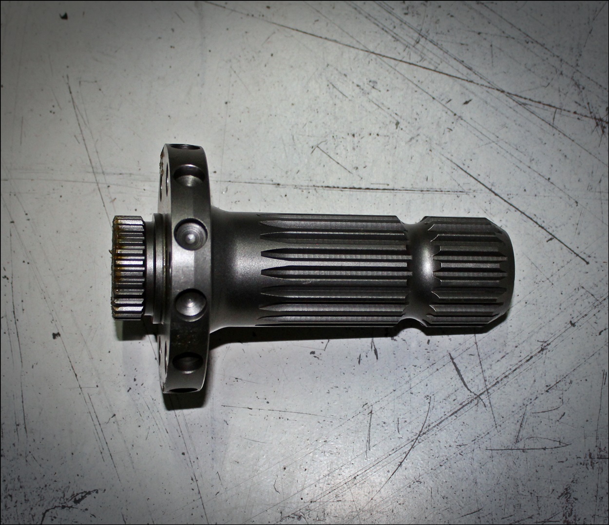 Valtra 0071033100000 Flanschzapfen